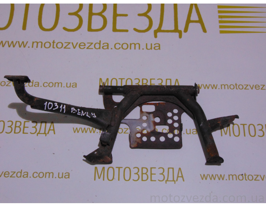 Подножка центральная HONDA BENLY-50 AA03