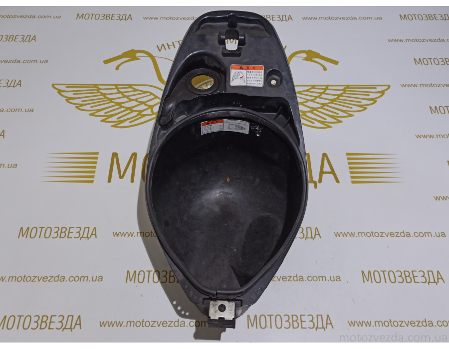 Бардачок под сиденье Suzuki Address 125S CF4MA (92211-04J00)