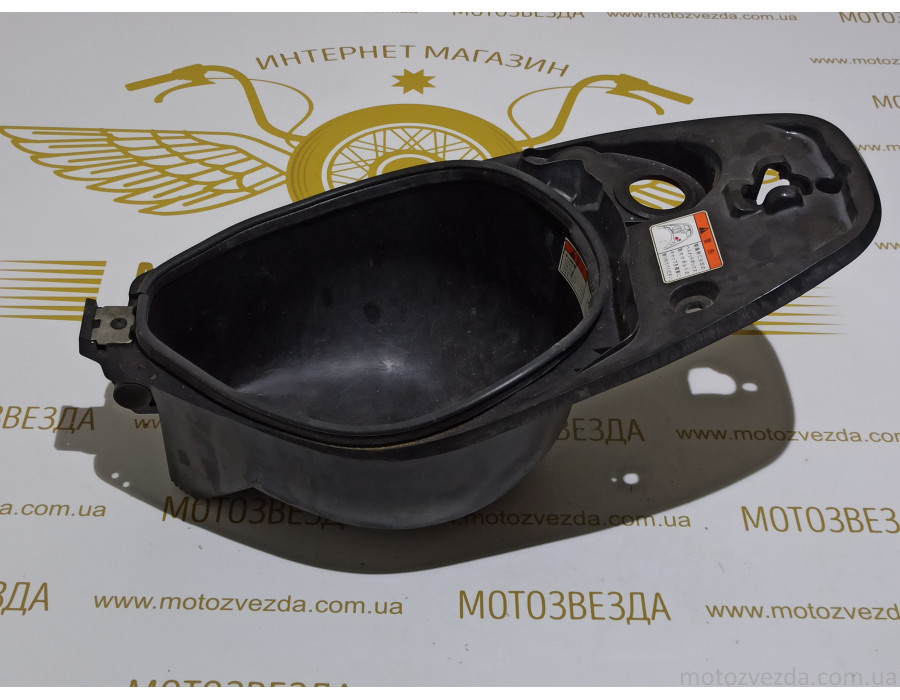 Бардачок под сиденье Suzuki Address 125S CF4MA (92211-04J00)