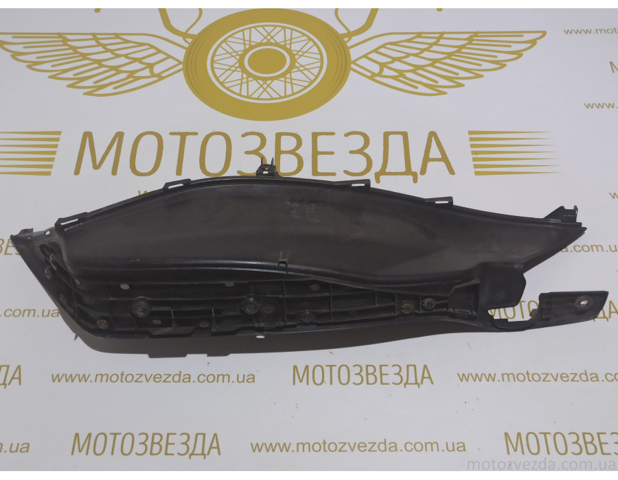 Полик Honda PCX 125 JF-28/150-KF-12 (64321-KWN-9000-R) Правый.