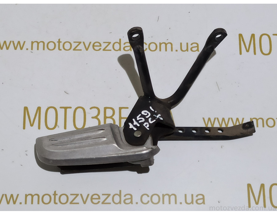 Подножка пассажирская Honda PCX 125 JF-28/150 KF-12(50730-KWN-900 R) Правая.