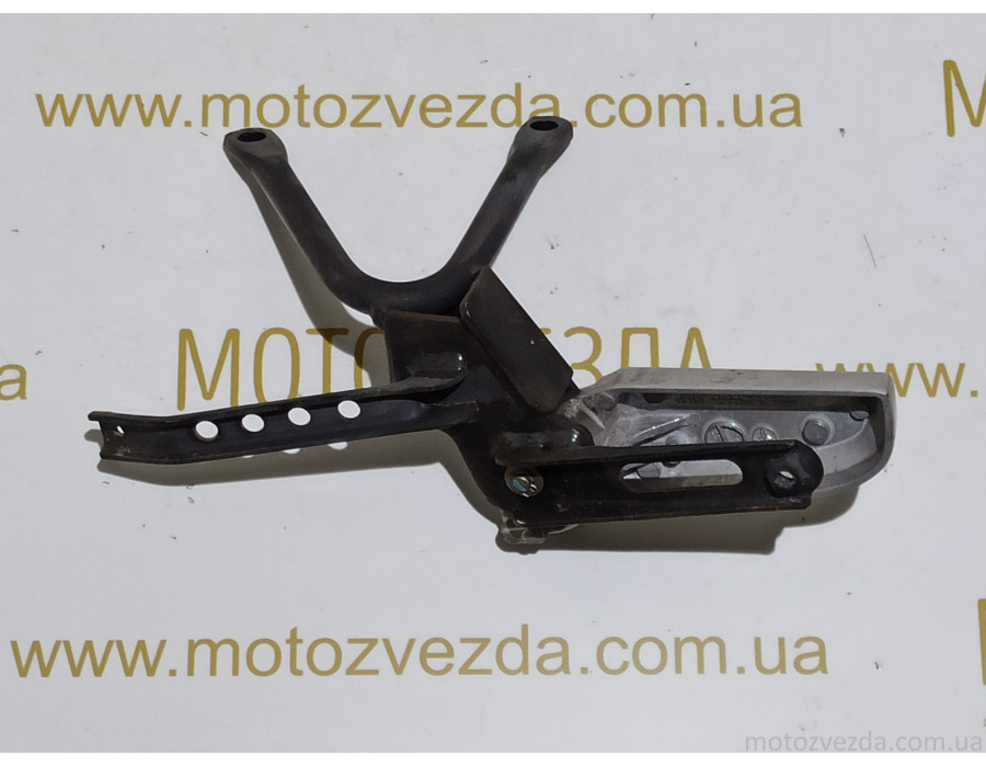 Подножка пассажирская Honda PCX 125 JF-28/150 KF-12(50730-KWN-900 R) Правая.