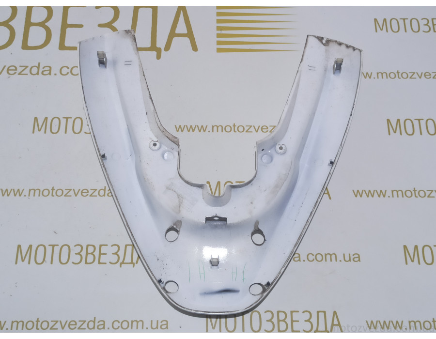 Накладка багажника Honda PCX 125 JF-28/KF-12 84150-KWN-7000. Цвет