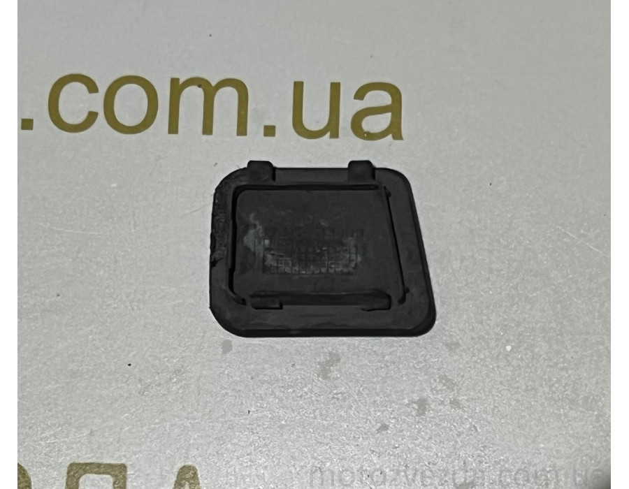 Лючек свечи Suzuki Address 125G CF46A (47372-33GOO)