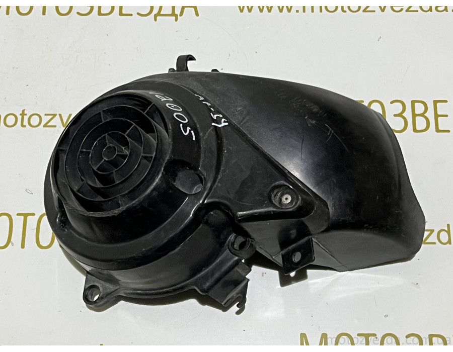 Кожух обдува Honda Dio Cesta AF-34 / AF-35 / ZX-35/ Lead AF-48 (19611-GBL-8700) Большая половина