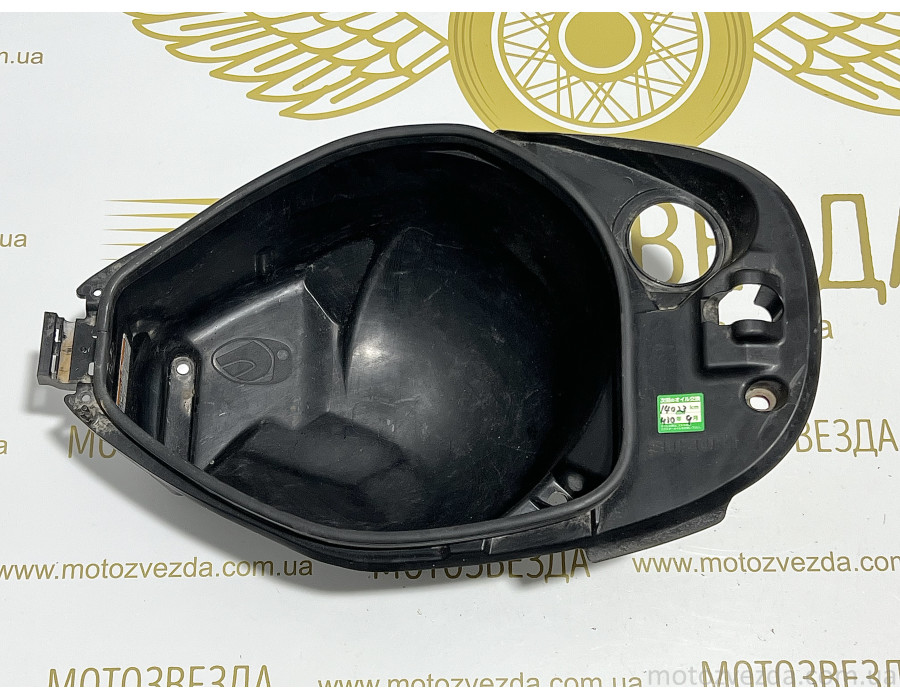 Бардачок под сиденье Suzuki Lets 6 ( 92211-42JO ) Japan