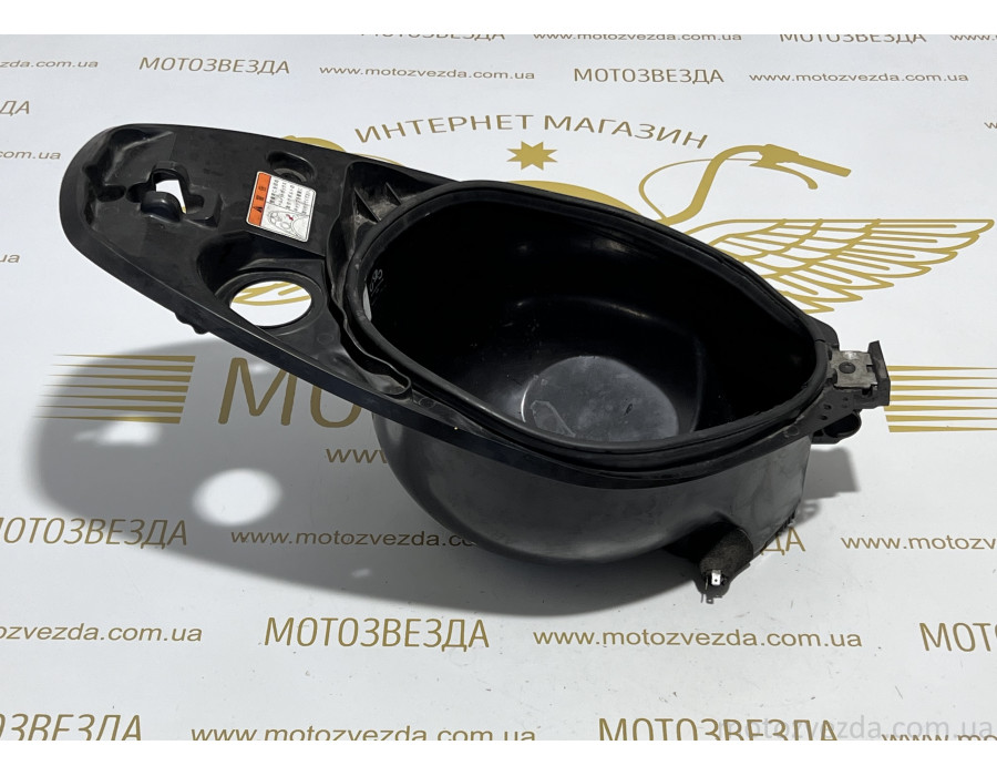 Бардачок под сиденье Suzuki Address 125G CF4EA ( 92211-33G20 ) Japan