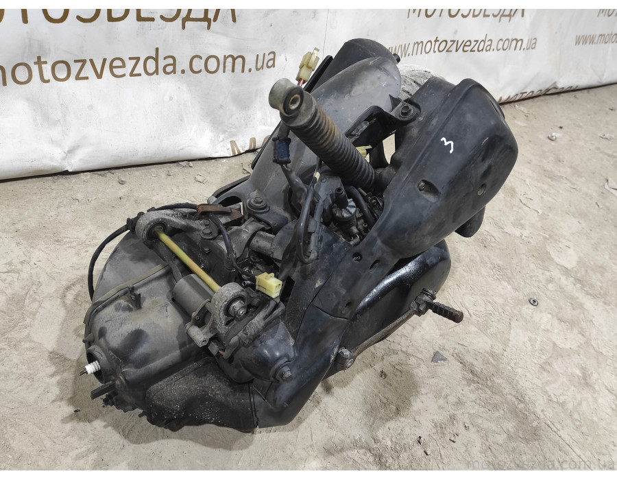 Двигатель Honda Dio AF 34-Cesta / AF-35 / ZX-35 (3) в рабочем состоянии.