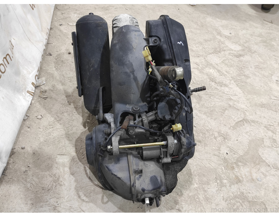 Двигатель Honda Dio AF 34-Cesta / AF-35 / ZX-35 (3) в рабочем состоянии.