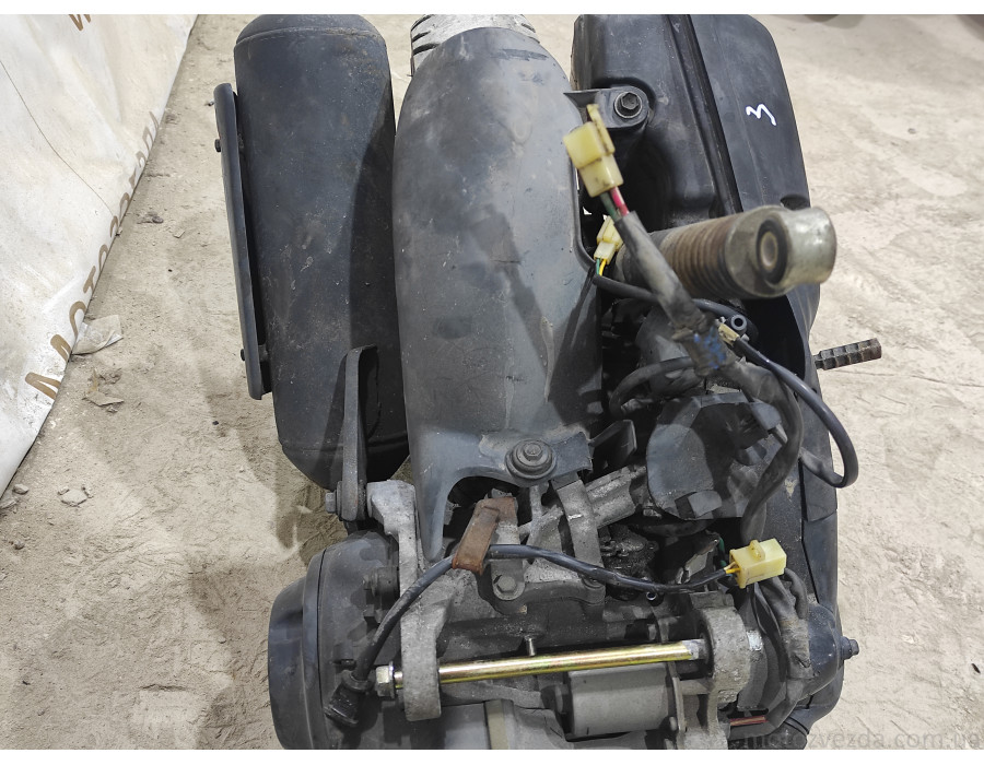 Двигатель Honda Dio AF 34-Cesta / AF-35 / ZX-35 (3) в рабочем состоянии.