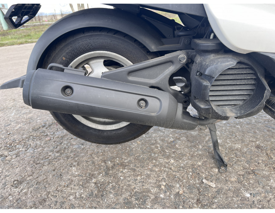 Скутер Yamaha Gear UA08J-007226