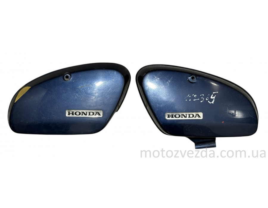 Бічна кришка ящика для інструментів та акумулятора (уцінка) Honda Super Cub Japan