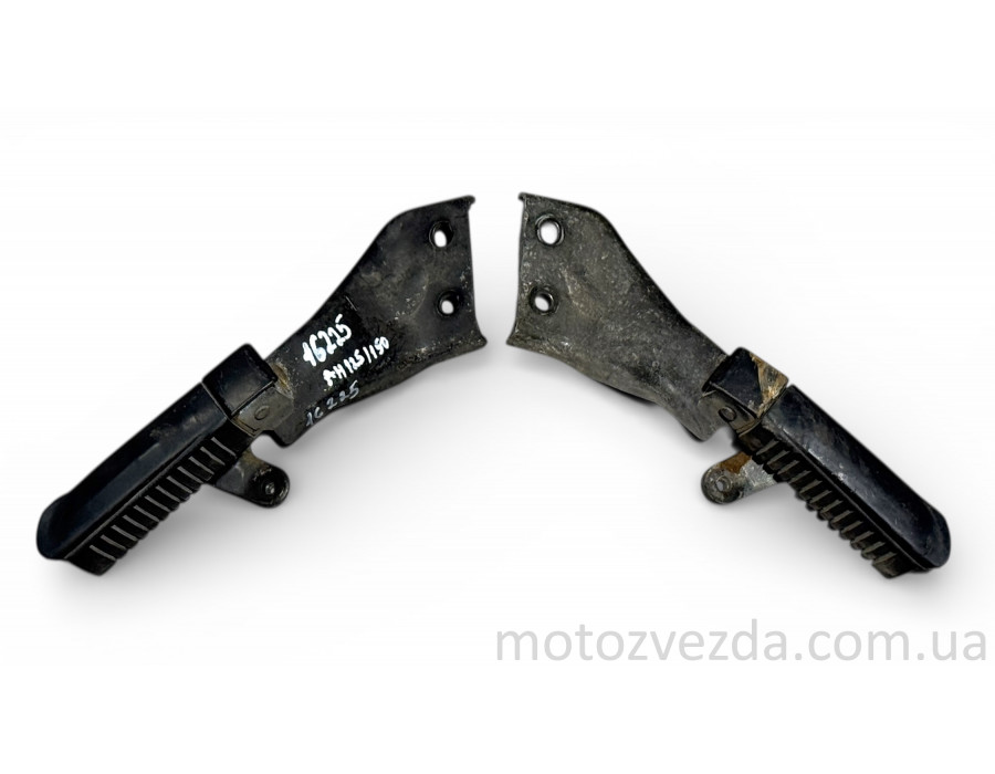 Подставка для ног с кронштейном для пассажирского сиденья (Пара) Suzuki АН125 / АН150