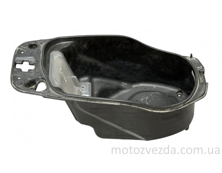 Бардачок под сиденье Honda DUNK AF-74 + лючок АКБ (81250-GGZ-J000)