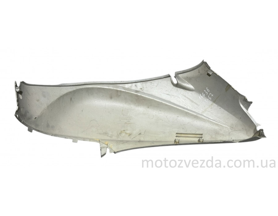 Бічний обтічник (правий) Honda Today AF-67 (83500-GFCL-7700) Japan Під фарбування!