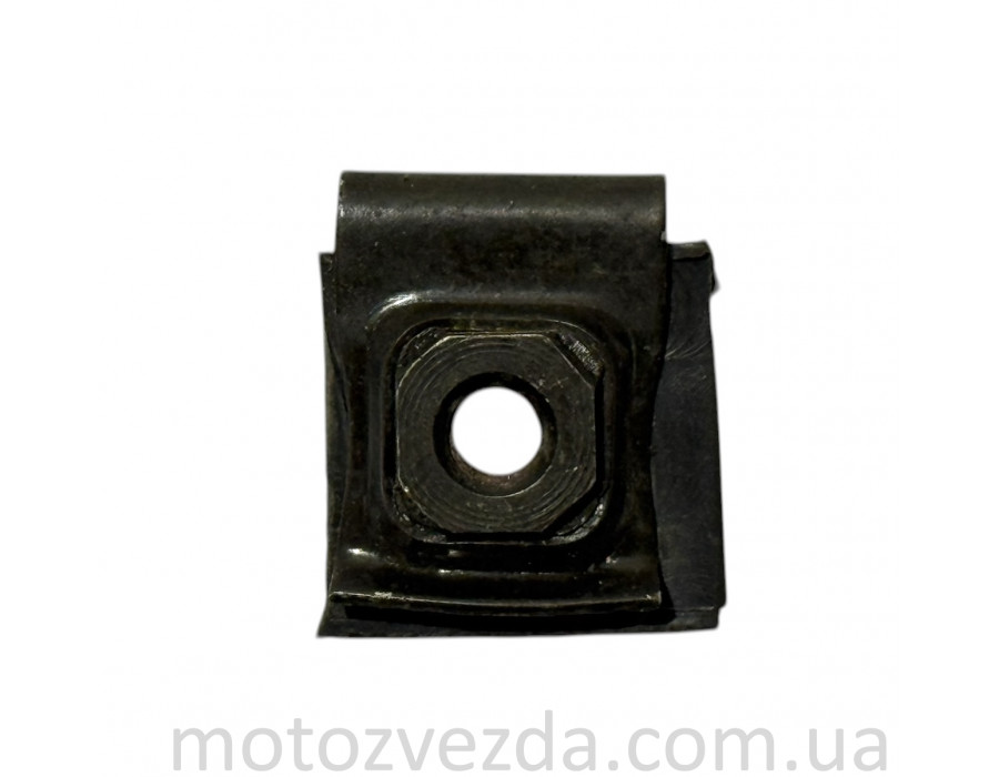 Скоба пластика под болт YAMAHA JOG SA-36J/SA-39J.